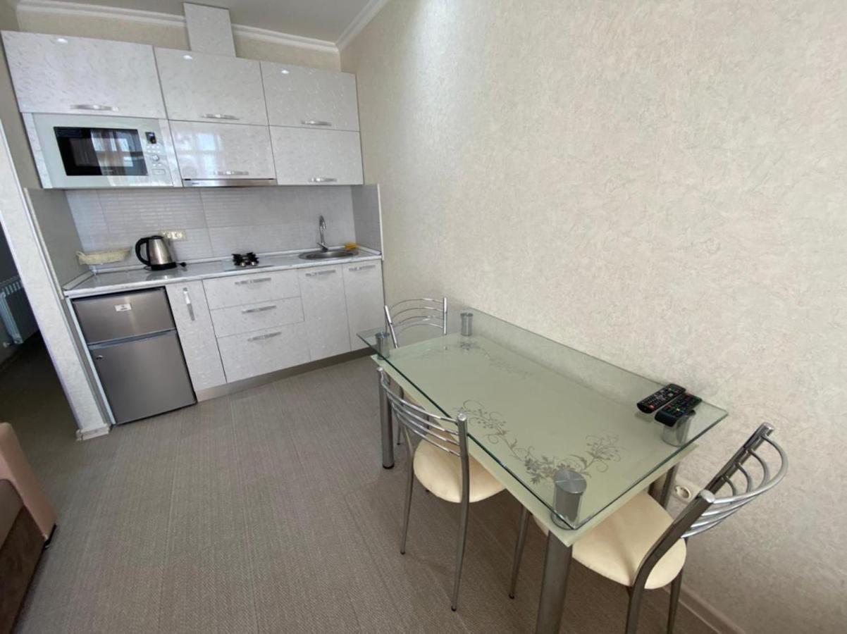 Cozy Studio Apartment-Sea View 巴统 外观 照片